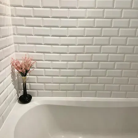 The Guide Apartment *